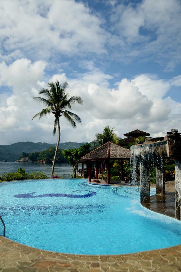 Kungkungan Bay Resort Bitung Exterior foto